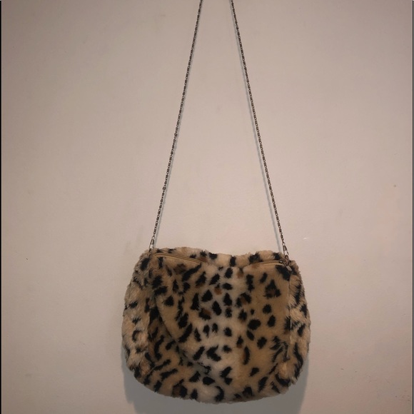 Handbags - 🌹✨ Cheetah/Leopard Faux Fur Crossbody Bag